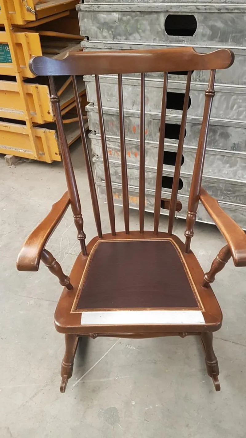 Pamono Spanish Rocking Chair in Oak> Rocking Chairs