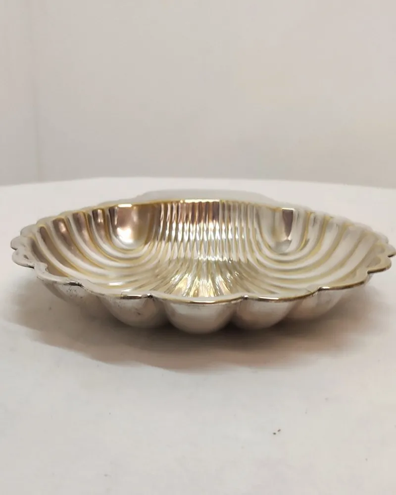 Sale Pamono Spanish Shell-Shaped Brass Tray, 1970s