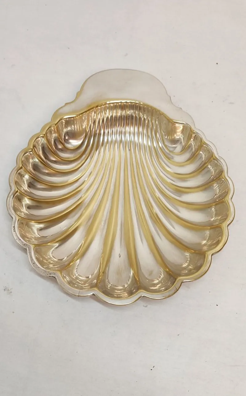 Sale Pamono Spanish Shell-Shaped Brass Tray, 1970s