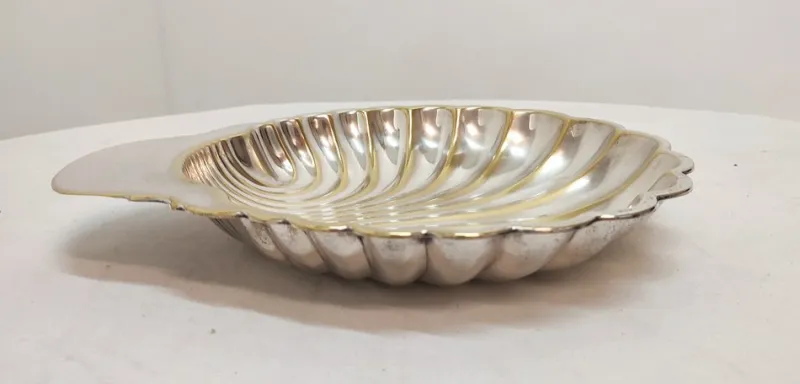 Sale Pamono Spanish Shell-Shaped Brass Tray, 1970s
