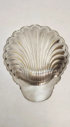 Sale Pamono Spanish Shell-Shaped Brass Tray, 1970s