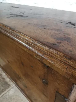 Pamono Spanish Walnut 6-Plank Chest, 17th Century><noscript><img width=