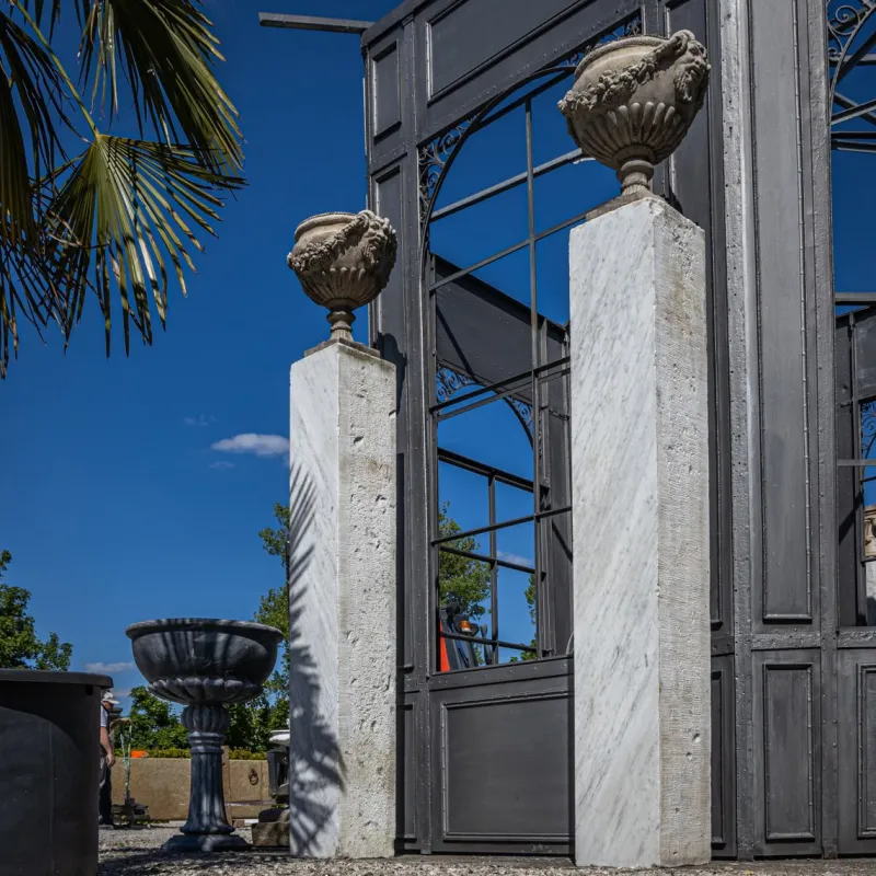 Pamono Square Carrara Marble Pedestals, Set of 2> Pedestals And Columns