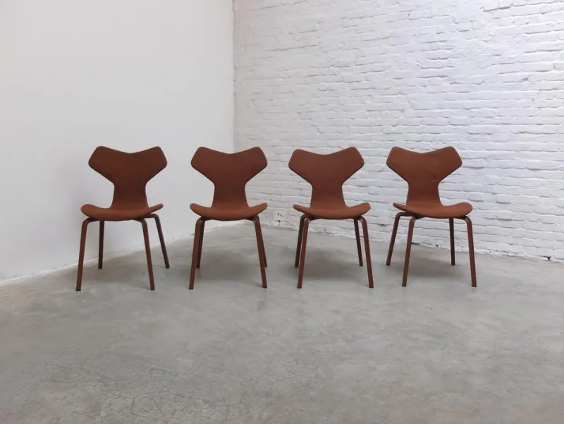 Pamono 1st Edition Grand Prix Chairs by Arne Jacobsen for Fritz Hansen, Set of 4, 1959> Side Chairs & Dining Chairs