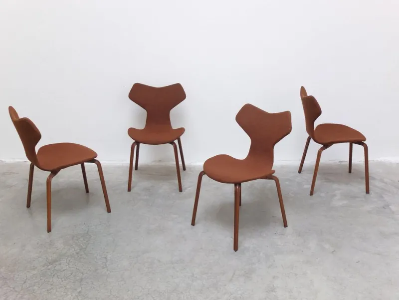 Pamono 1st Edition Grand Prix Chairs by Arne Jacobsen for Fritz Hansen, Set of 4, 1959> Side Chairs & Dining Chairs