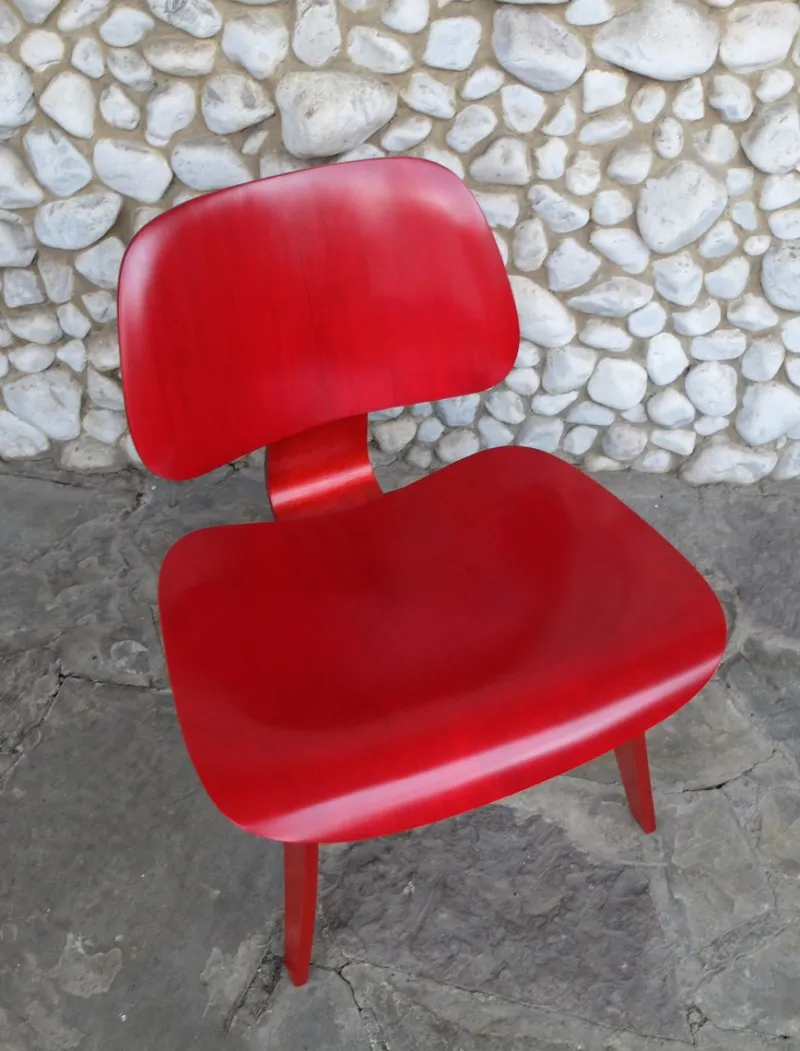 Pamono Stained Red LCW Lounge Chair by Charles & Ray Eames for Herman Miller / Evans Products Company, 1948> Lounge Chairs & Armchairs
