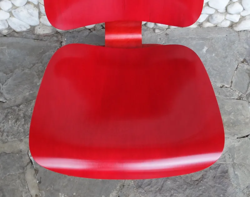 Pamono Stained Red LCW Lounge Chair by Charles & Ray Eames for Herman Miller / Evans Products Company, 1948> Lounge Chairs & Armchairs
