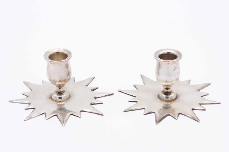 Pamono Star-Shaped Silver Candlesticks, Set of 2> Candleholders