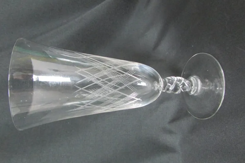 Pamono Stemmed Glasses with Flared Shape, 1960s, Set of 29> Glassware