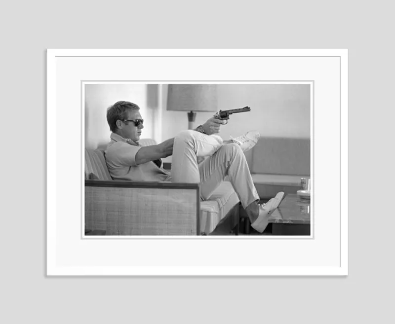 Sale Pamono Steve Mcqueen Takes Aim Framed C Print by John Dominis