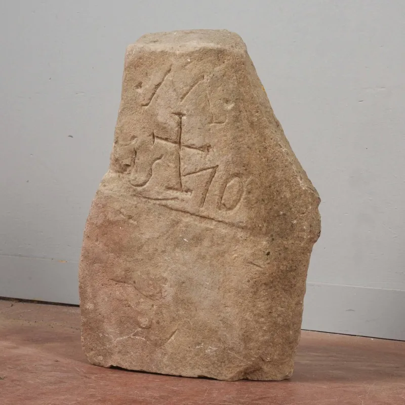 Pamono Stone Fragment with Engravings> Architectural Elements