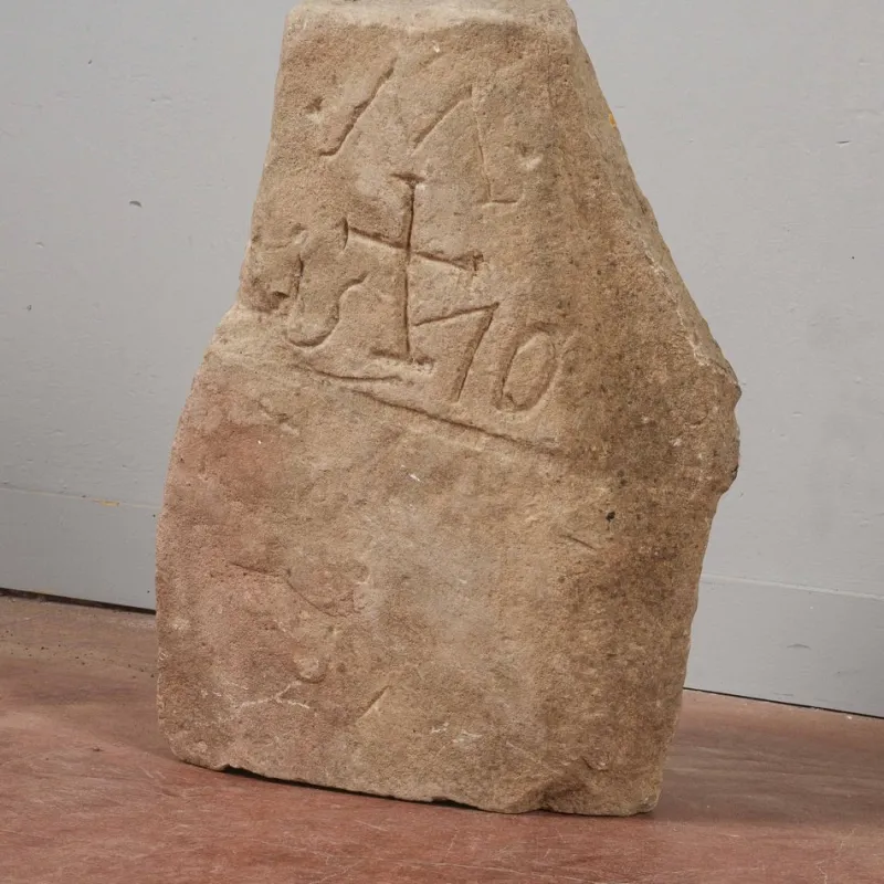 Pamono Stone Fragment with Engravings> Architectural Elements
