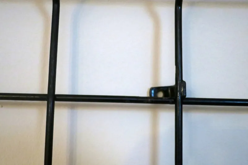 Pamono String Black Metal Coat and Hat Rack, 1950s> Racks, Hooks & Valets