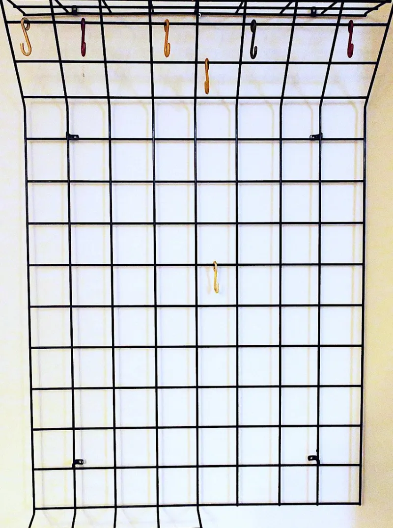 Pamono String Black Metal Coat and Hat Rack, 1950s> Racks, Hooks & Valets