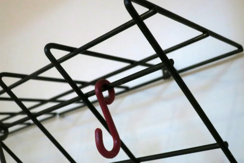 Pamono String Black Metal Coat and Hat Rack, 1950s> Racks, Hooks & Valets