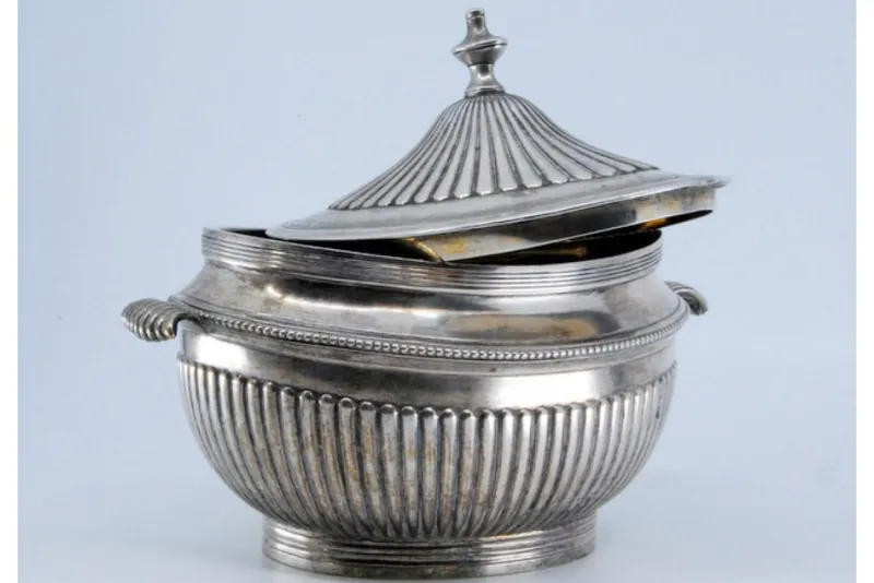 Pamono Sugar Bowl in Fluted Silver with Pearly Frieze and Outer Handles> Bottles, Carafes & Jugs