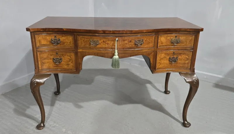 Discount Pamono Super Serpentine Burr Walnut Dressing Table, 1920