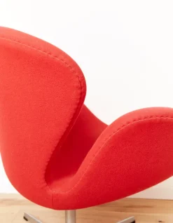 Sale Pamono Swan Chair by Arne Jacobsen for Fritz Hansen, 2001