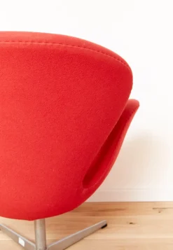 Sale Pamono Swan Chair by Arne Jacobsen for Fritz Hansen, 2001