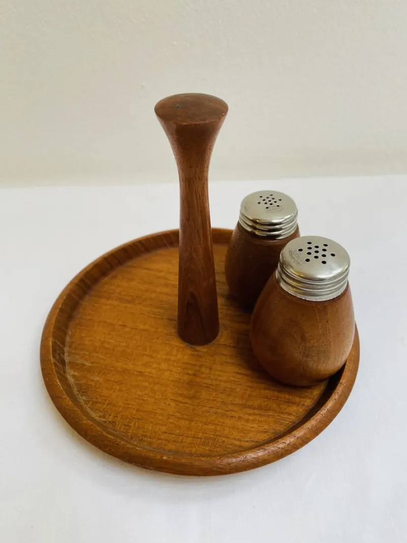 Pamono Swedish Salt and Pepper Set in Teak by K. Holmberg, 1960s, Set of 3> Salt & Pepper Shakers