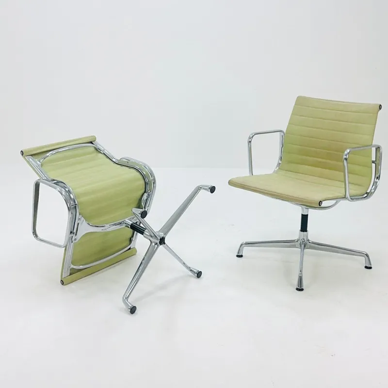 Pamono Swivel Office Armchair by Charles & Ray Eames for Herman Miller, 1970s> Lounge Chairs & Armchairs
