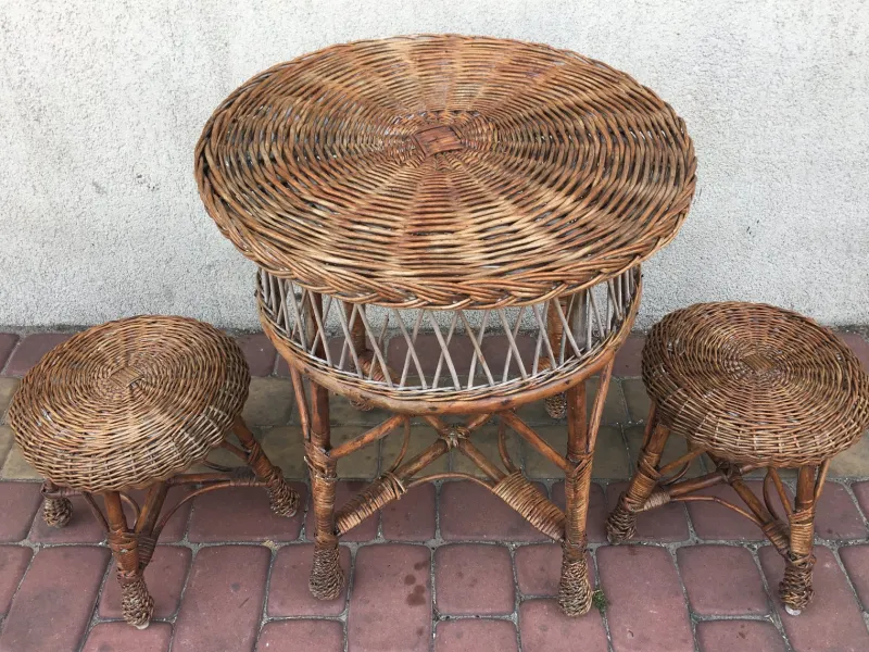 Pamono Table and 2 Wicker Stools 1960s, Set of 3> Garden Tables