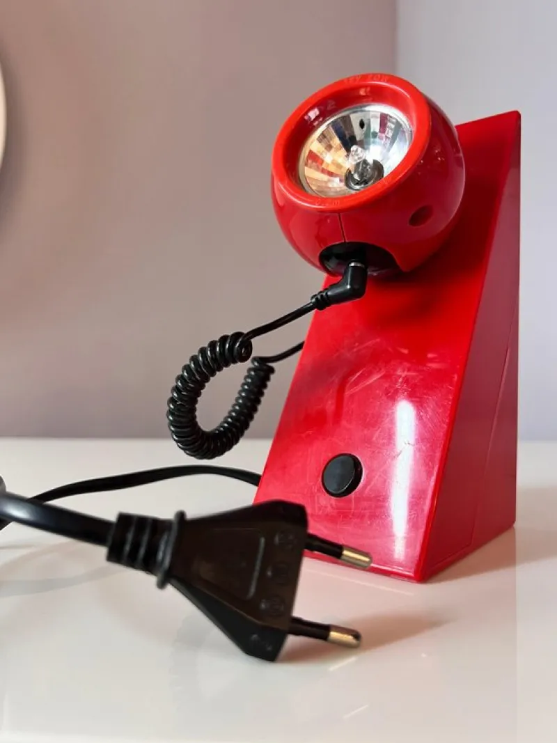 Clearance Pamono Table Lamp in Red with Magnetic Ball Head from Leuchten