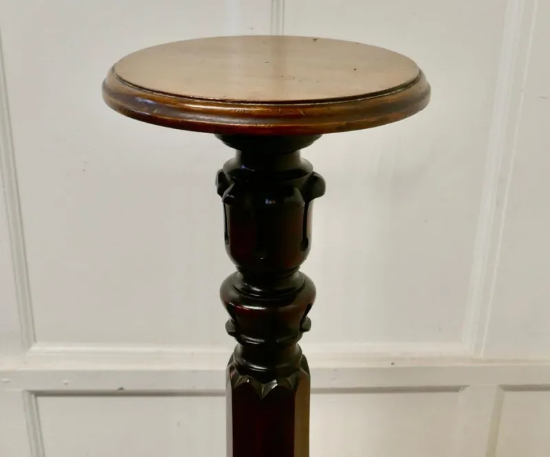 Pamono Tall 19th Century Carved Mahogany Pedestal, 1880s> Pedestals And Columns
