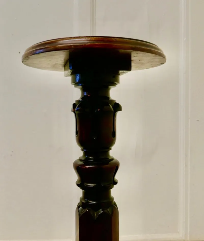 Pamono Tall 19th Century Carved Mahogany Pedestal, 1880s> Pedestals And Columns