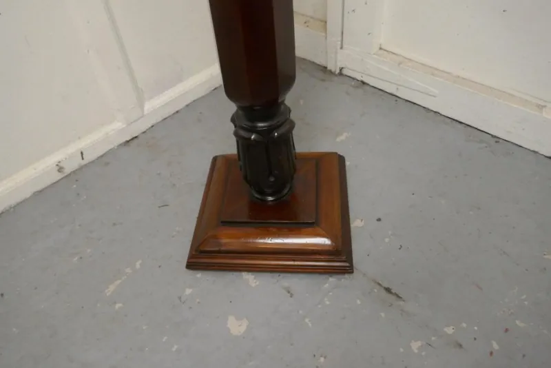 Pamono Tall 19th Century Carved Mahogany Pedestal, 1880s> Pedestals And Columns