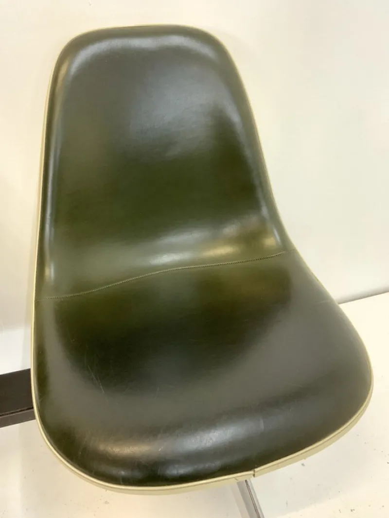 Pamono Tandem Bench in Fiberglas and Leather Seat by Charles & Ray Eames for Herman Miller, 1960s> Benches