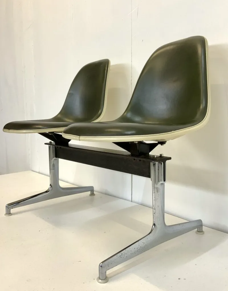 Pamono Tandem Bench in Fiberglas and Leather Seat by Charles & Ray Eames for Herman Miller, 1960s> Benches