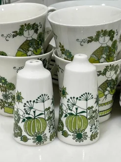 Discount Pamono Tea Service attributed to Turi Design for Figgjo Flint, Norway, 1980s, Set of 55