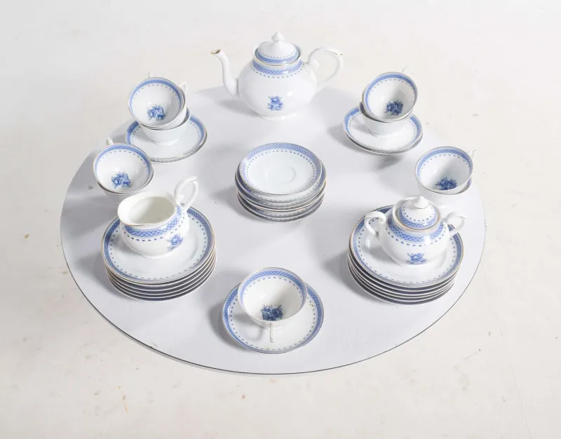 Sale Pamono Tea Set in Portuguese Porcelain from Vista Alegre, 1920, Set of 38