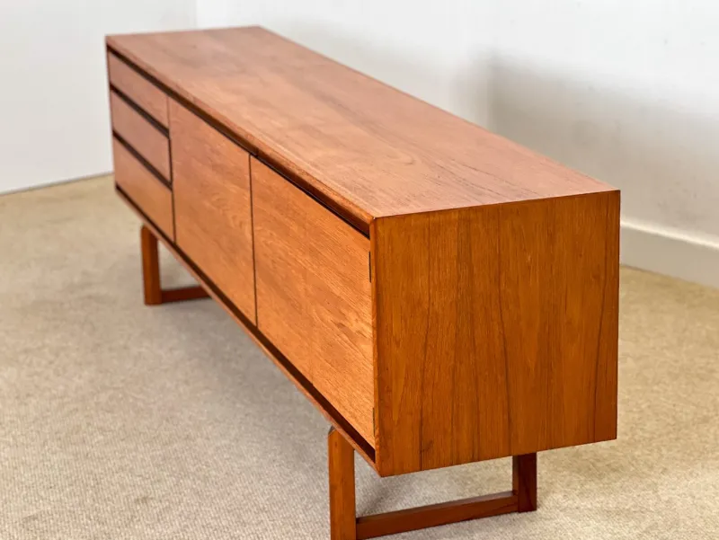 Pamono Teak Westbourne Sideboard from White & Newton, 1960s> Sideboards & Buffets