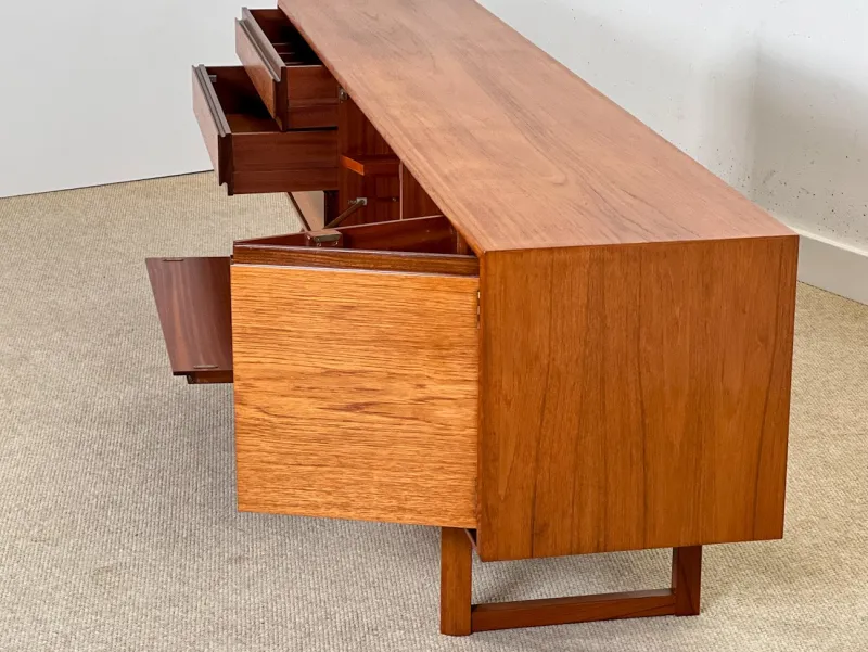 Pamono Teak Westbourne Sideboard from White & Newton, 1960s> Sideboards & Buffets