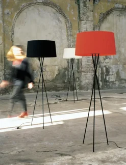 Discount Pamono Terracotta Tripode G5 Floor Lamp by Santa & Cole