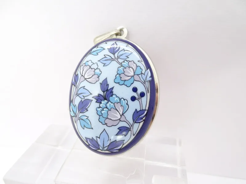 Online Pamono 19th Centur Hanging Reliquary in Enamel by Michaela Frey, Austria, 1950s