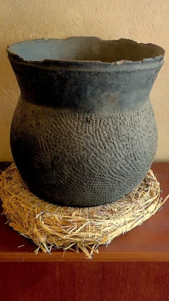 Pamono 19th Century African Earthenware Storage Pot, Senegal><noscript><img width=