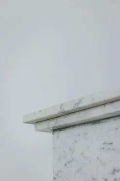Pamono 20th Century Art Deco Columns in White Marble, Set of 2><noscript><img width=