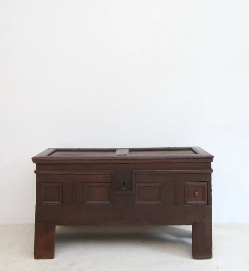 Pamono 17th Century Baroque Chest> Dressers, Commodes & Chests