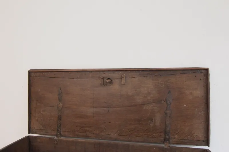 Pamono 17th Century Baroque Chest> Dressers, Commodes & Chests
