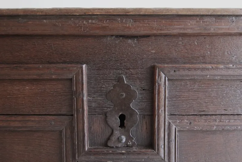 Pamono 17th Century Baroque Chest> Dressers, Commodes & Chests