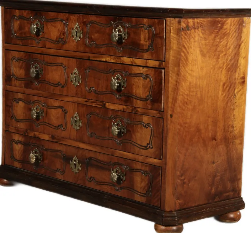 Pamono 18th Century Baroque Chest of Drawers in Walnut, 1750s> Dressers, Commodes & Chests