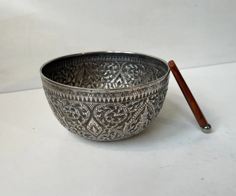 Hot Pamono 19th Century Buddhist Singing Bowl in Repousse Silver, Set of 2