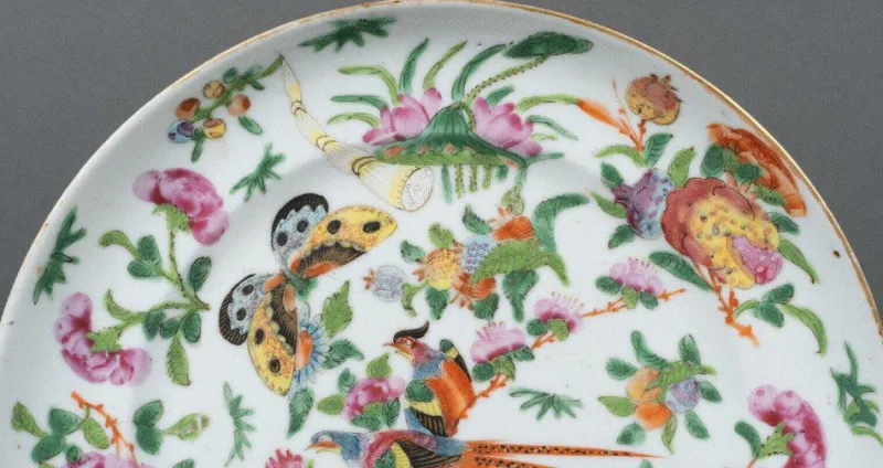 New Pamono 19th Century Canton Porcelain Plate with Floral and Butterfly Decor