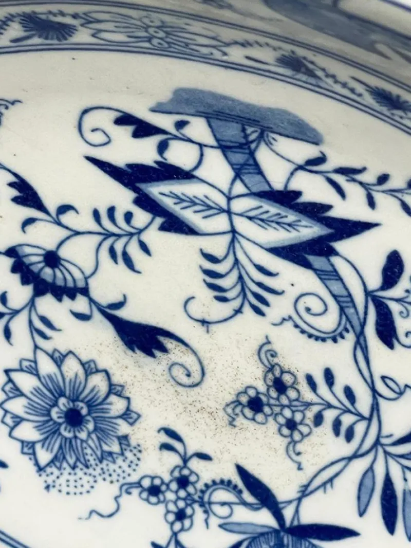 Pamono 19th Century Dutch Blue Onion Tableware attributed to Louis Regout Maastricht, Set of 36> Serving Dishes