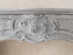 Pamono 18th Century Dutch Blue Turquin Marble Mantelpiece in the style of Regency><noscript><img width=