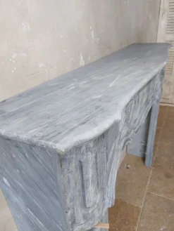 Pamono 18th Century Dutch Blue Turquin Marble Mantelpiece in the style of Regency><noscript><img width=