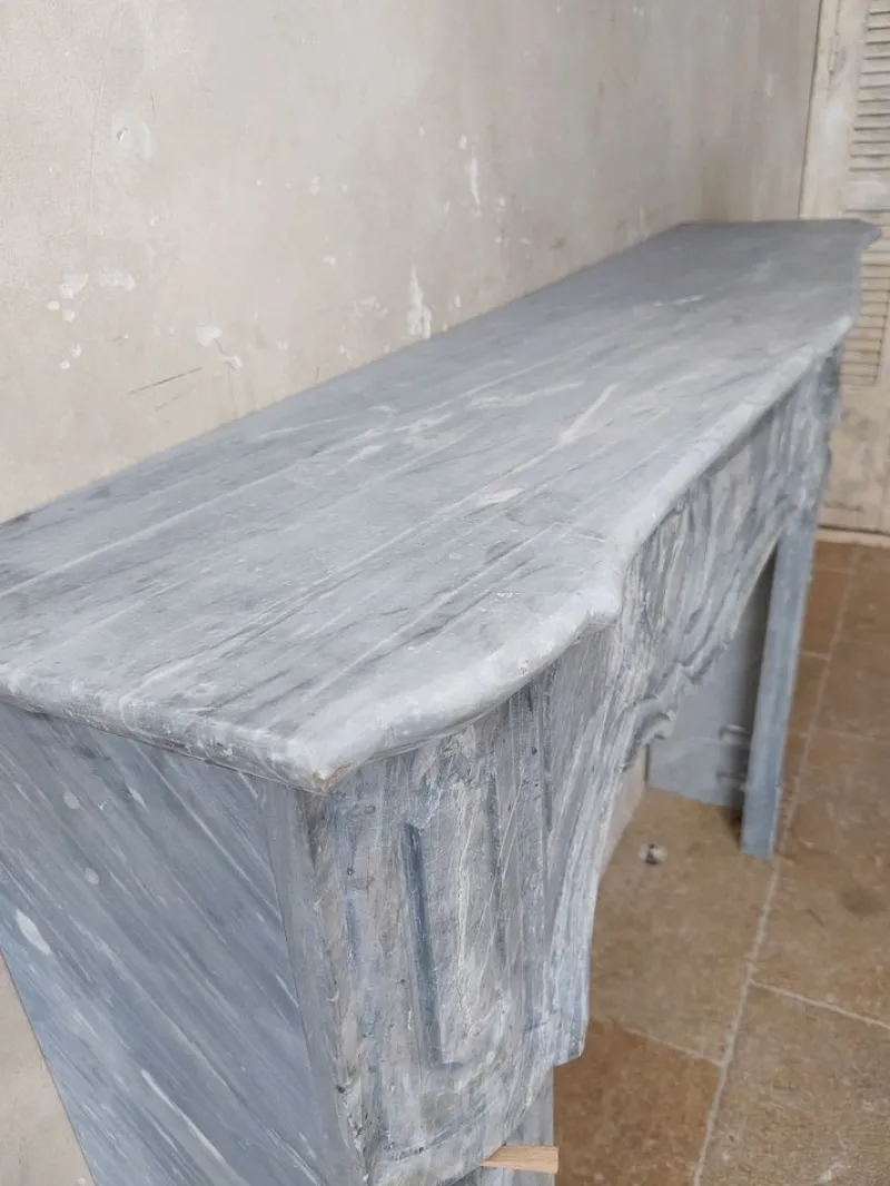 Pamono 18th Century Dutch Blue Turquin Marble Mantelpiece in the style of Regency> Fireplaces And Mantels